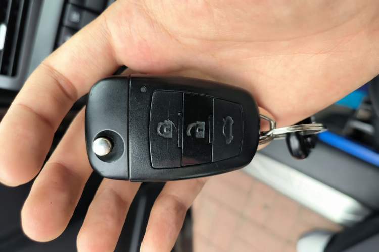 Used Bestune X80 2015 2.0L automatic luxury version Vehicle Key