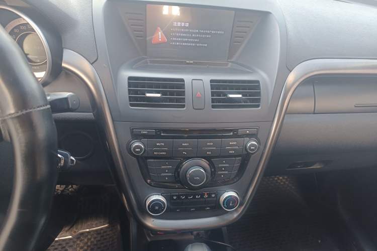 Used Bestune X80 2015 2.0L Automatic Comfort Anniversary Edition Audio And AC Panel