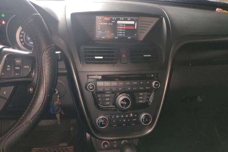 Used Bestune X80 2015 1.8T Automatic Luxury Model Audio And AC Panel