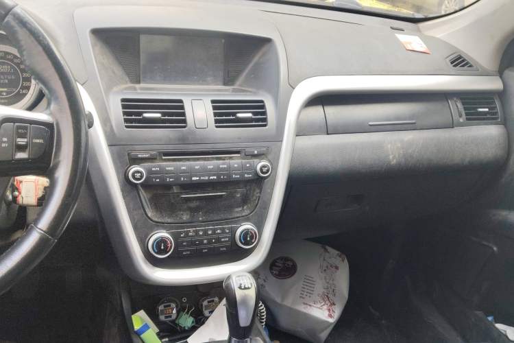 Used Bestune X80 2015 2.0L Manual Luxury Edition Audio And AC Panel
