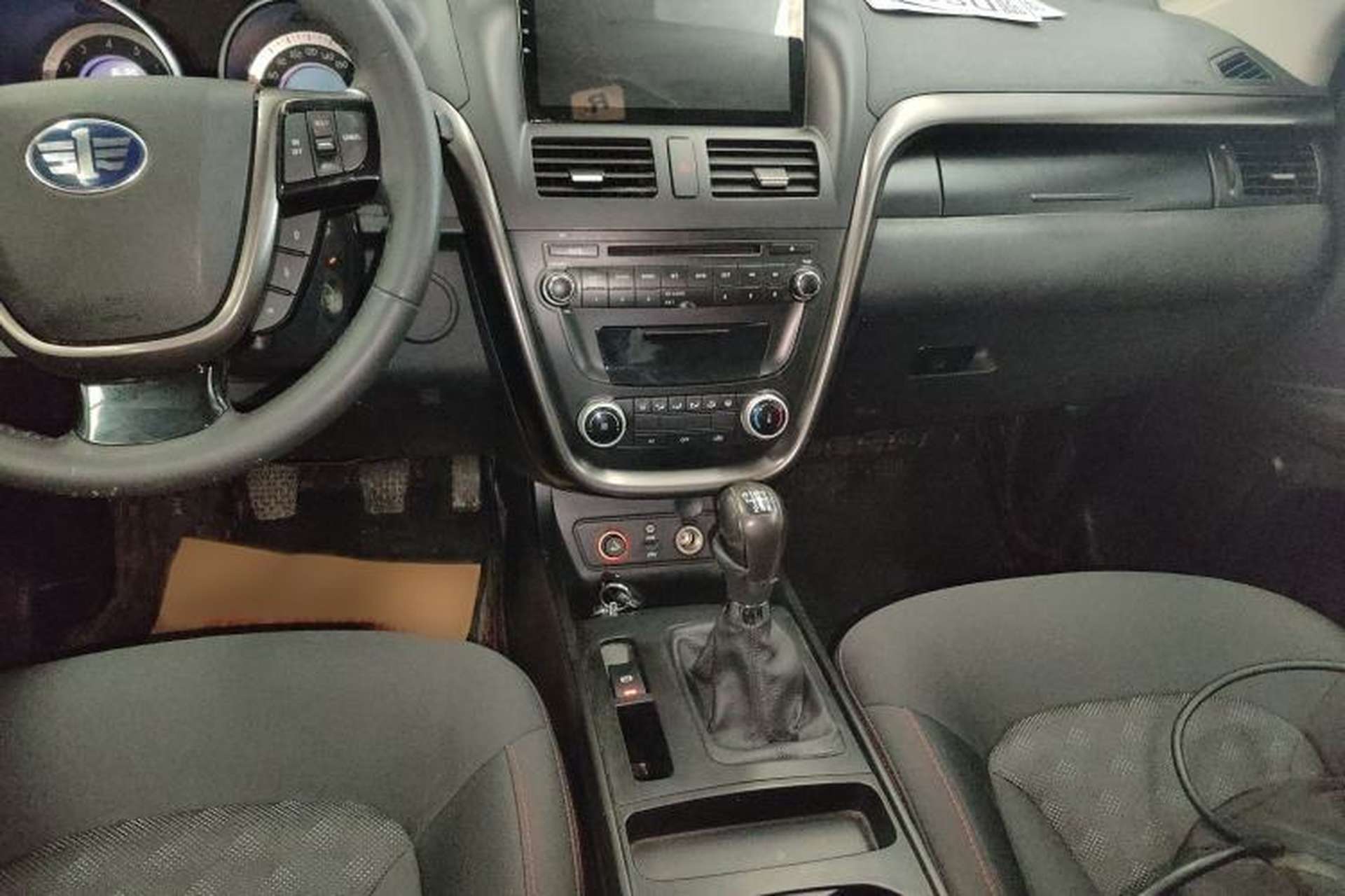 Used Bestune X80 2015 2.0L Manual Comfort 2nd Anniversary Edition Audio And AC Panel