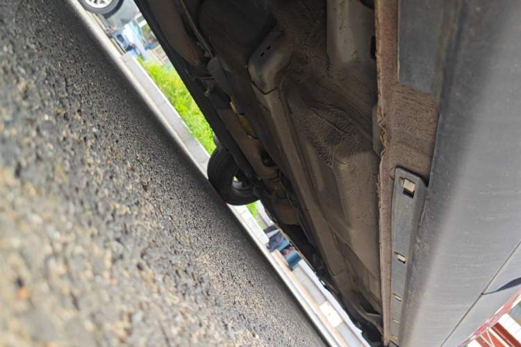 Used Bestune X80 2015 2.0L automatic luxury version Chassis Rear Right