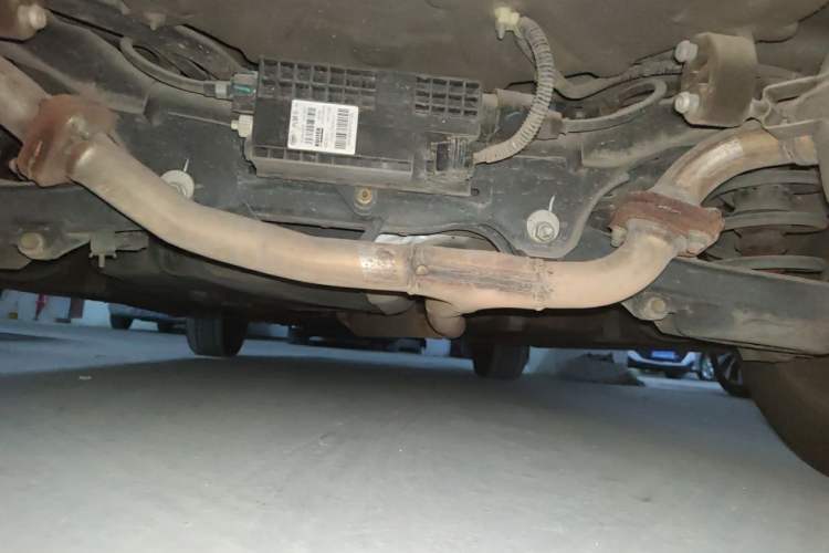 Used Bestune X80 2015 2.0L automatic luxury version Chassis Rear