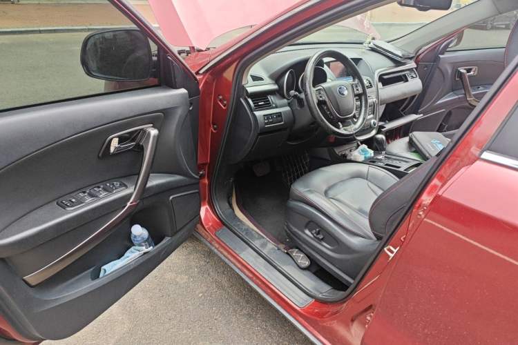 Used Bestune X80 2015 2.0L automatic luxury version Driver Seat