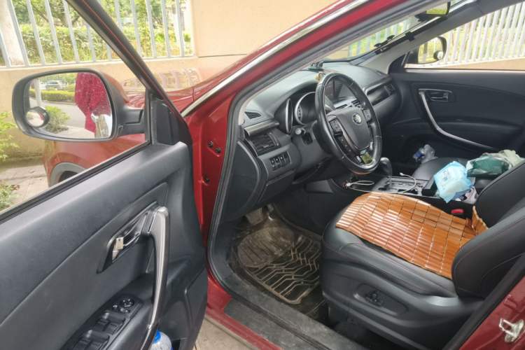 Used Bestune X80 2015 1.8T Automatic Luxury Model Driver Seat