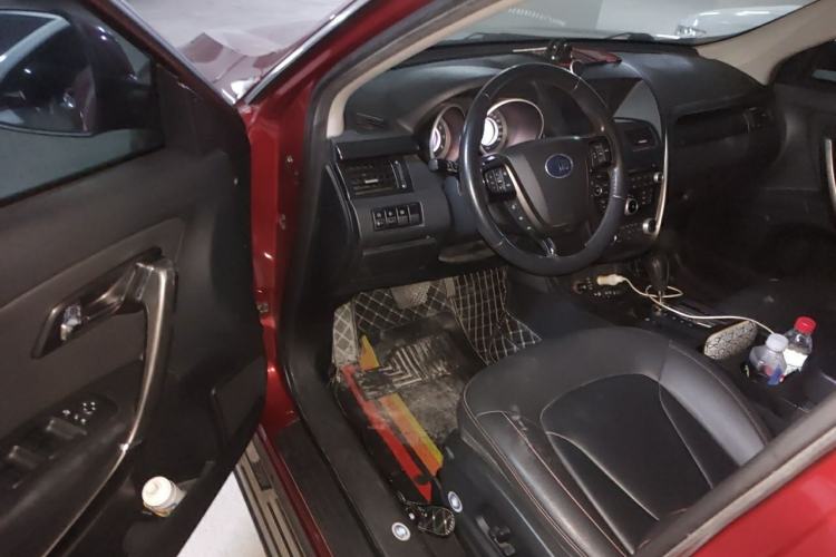 Used Bestune X80 2015 2.0L automatic luxury version Driver Seat