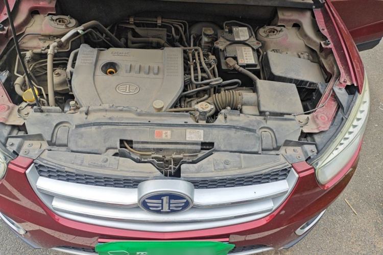Used Bestune X80 2015 2.0L automatic luxury version Engine Bay