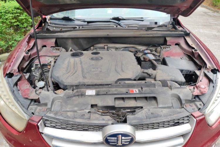 Used Bestune X80 2015 1.8T Automatic Luxury Model Engine Bay