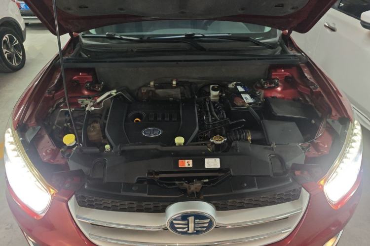 Used Bestune X80 2015 1.8T Automatic Luxury Model Engine Bay