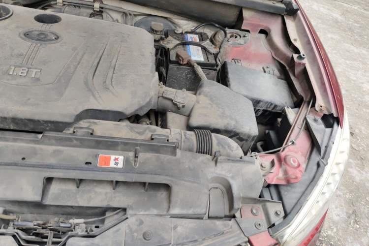 Used Bestune X80 2015 1.8T Automatic Luxury Model Engine Bay Left