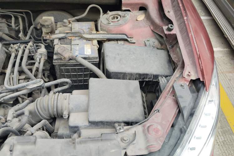 Used Bestune X80 2015 2.0L Manual Luxury Edition Engine Bay Left