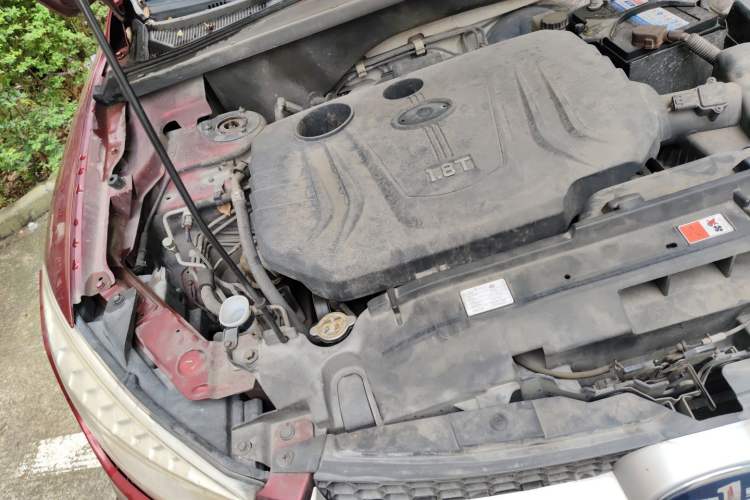 Used Bestune X80 2015 1.8T Automatic Luxury Model Engine Bay Right
