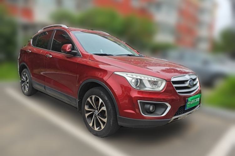 Used Bestune X80 2015 2.0L automatic luxury version Front Right 45 Deg