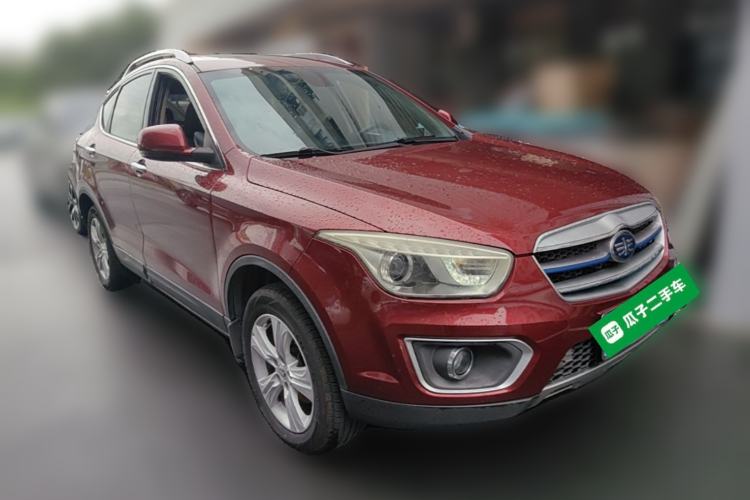 Used Bestune X80 2015 2.0L automatic luxury version Front Right 45 Deg