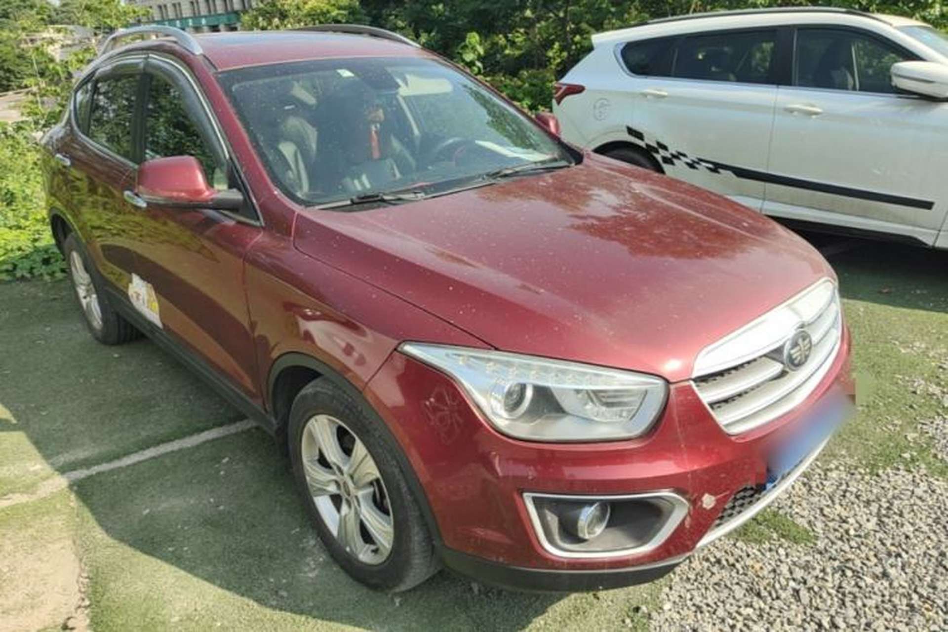 Used Bestune X80 2015 1.8T Automatic Luxury Model Front Right 45 Deg