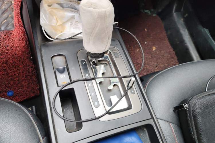 Used Bestune X80 2015 1.8T Automatic Luxury Model Gear Lever