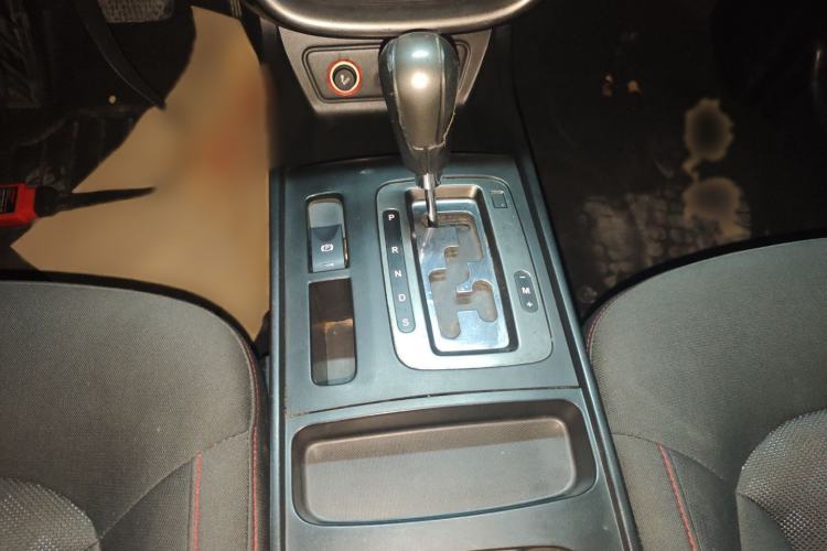 Used Bestune X80 2015 1.8T Automatic Luxury Model Gear Lever