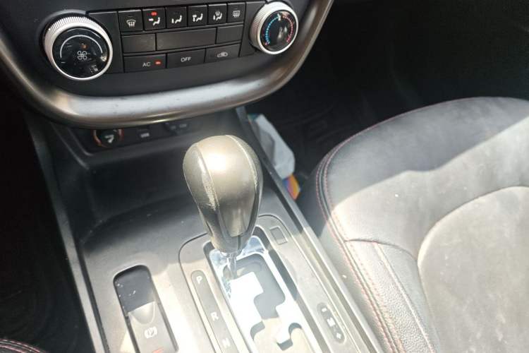 Used Bestune X80 2015 2.0L Automatic Comfort Anniversary Edition Gear Lever