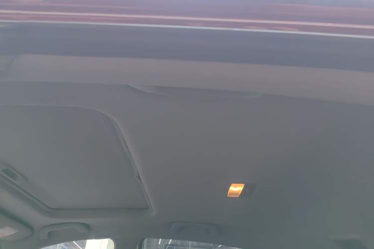 Used Bestune X80 2015 2.0L automatic luxury version Headliner