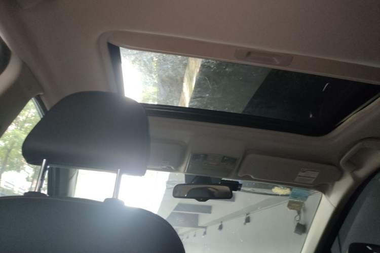 Used Bestune X80 2015 1.8T Automatic Luxury Model Headliner