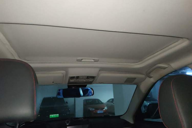 Used Bestune X80 2015 2.0L automatic luxury version Headliner