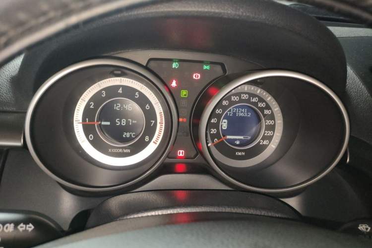 Used Bestune X80 2015 1.8T Automatic Luxury Model Instrument Cluster