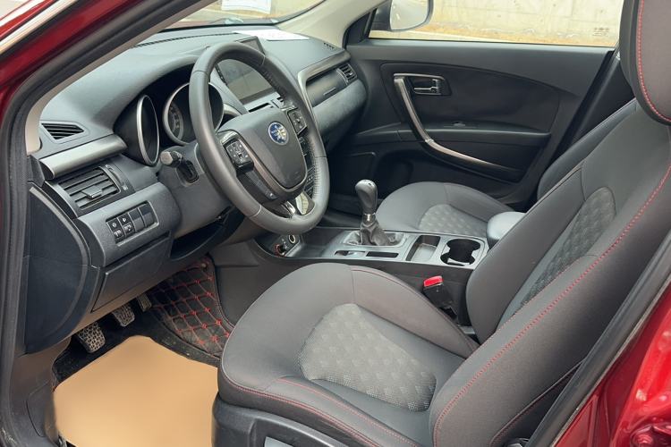 Used Bestune X80 2015 2.0L Manual Comfort 2nd Anniversary Edition Interior 1