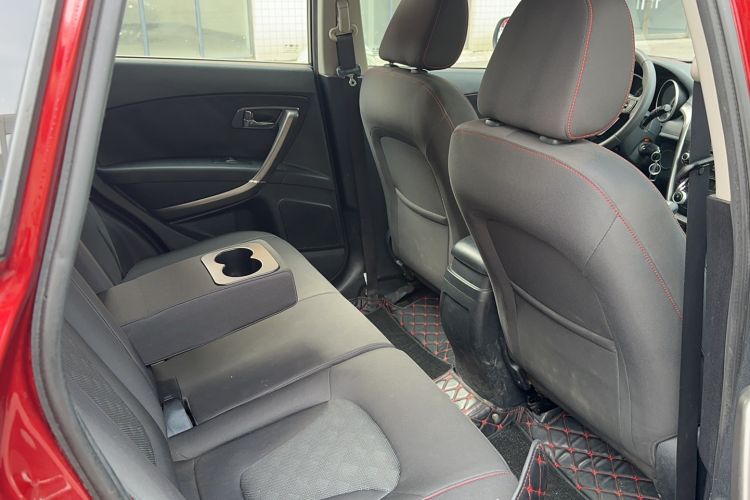 Used Bestune X80 2015 2.0L Manual Comfort 2nd Anniversary Edition Interior 6