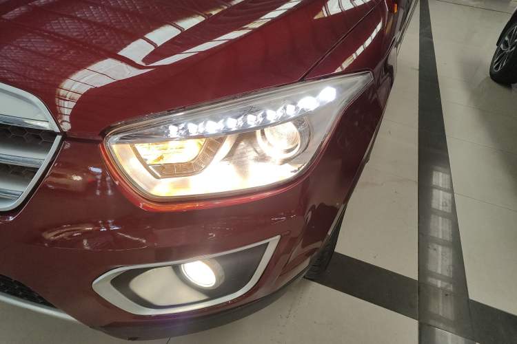 Used Bestune X80 2015 2.0L Manual Comfort 2nd Anniversary Edition Left Front Headlight