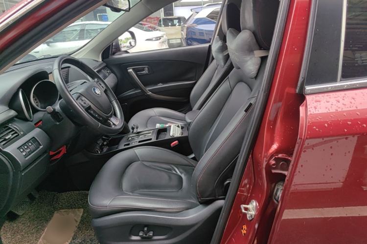 Used Bestune X80 2015 2.0L automatic luxury version Left Front Seat