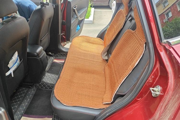 Used Bestune X80 2015 2.0L automatic luxury version Left Rear Seat