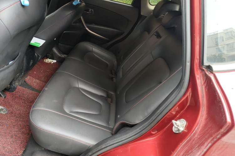 Used Bestune X80 2015 1.8T Automatic Luxury Model Left Rear Seat