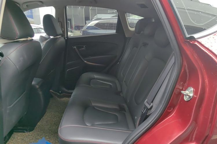 Used Bestune X80 2015 2.0L automatic luxury version Left Rear Seat