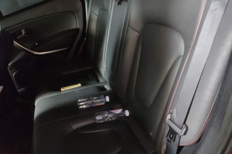 Used Bestune X80 2015 1.8T Automatic Luxury Model Left Rear Seat