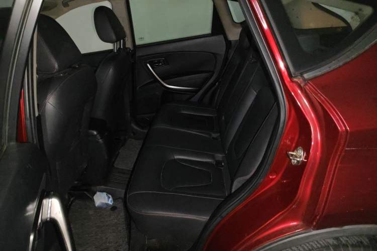 Used Bestune X80 2015 2.0L automatic luxury version Left Rear Seat