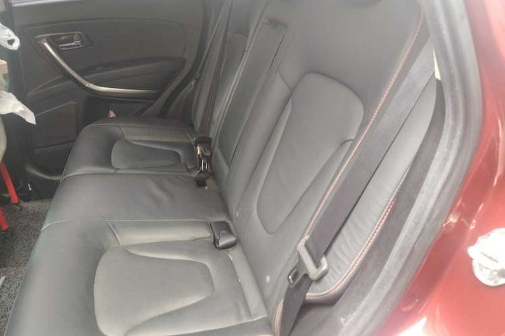 Used Bestune X80 2015 2.0L automatic luxury version Left Rear Seat