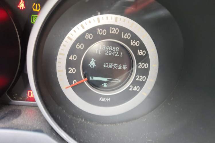 Used Bestune X80 2015 1.8T Automatic Luxury Model Odometer Close Up