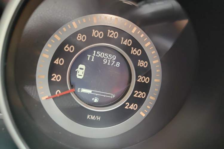 Used Bestune X80 2015 2.0L automatic luxury version Odometer Close Up