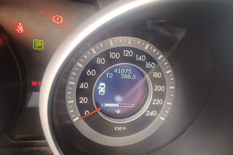Used Bestune X80 2015 2.0L Automatic Comfort Anniversary Edition Odometer Close Up