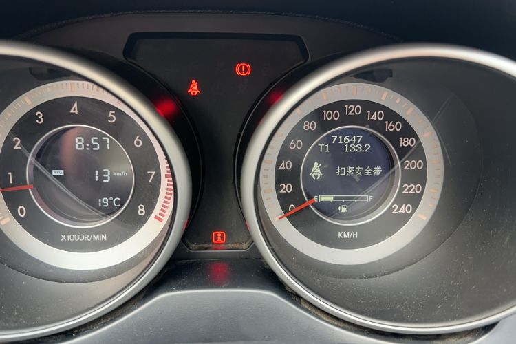Used Bestune X80 2015 2.0L Manual Comfort 2nd Anniversary Edition Odometer Close Up