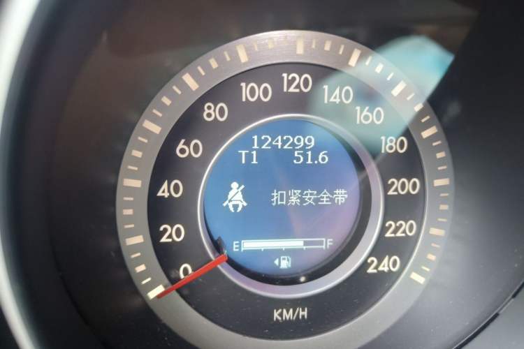 Used Bestune X80 2015 1.8T Automatic Luxury Model Odometer Close Up