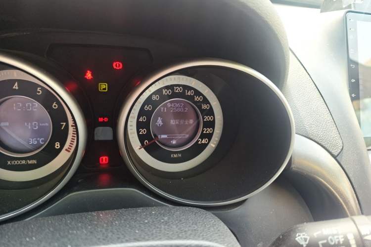 Used Bestune X80 2015 2.0L Automatic Comfort Anniversary Edition Odometer Close Up