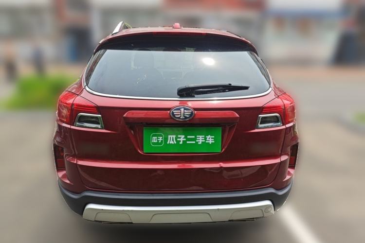 Used Bestune X80 2015 2.0L automatic luxury version Rear