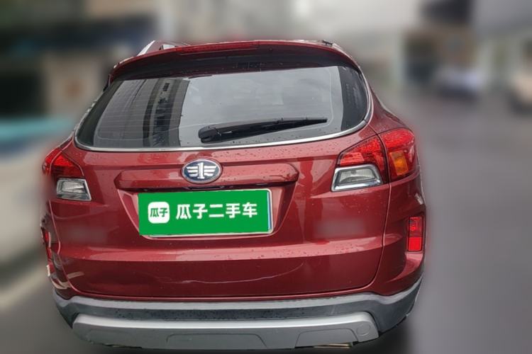 Used Bestune X80 2015 2.0L automatic luxury version Rear