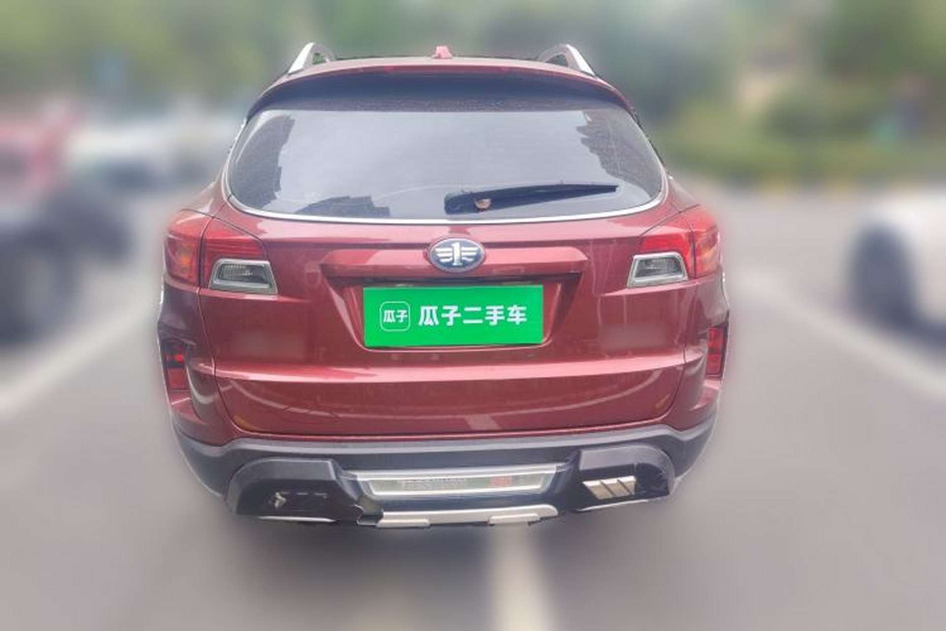 Used Bestune X80 2015 2.0L automatic luxury version Rear