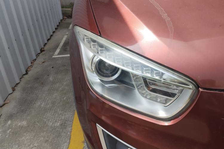 Used Bestune X80 2015 2.0L Manual Luxury Edition Right Front Headlight