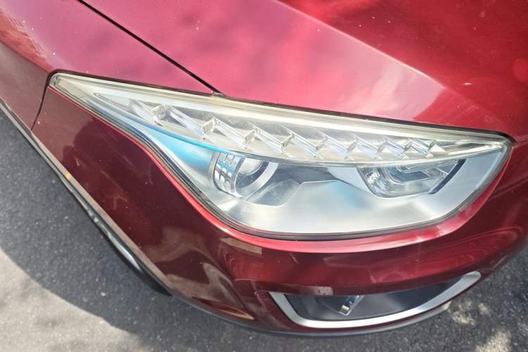 Used Bestune X80 2015 2.0L Automatic Comfort Anniversary Edition Right Front Headlight