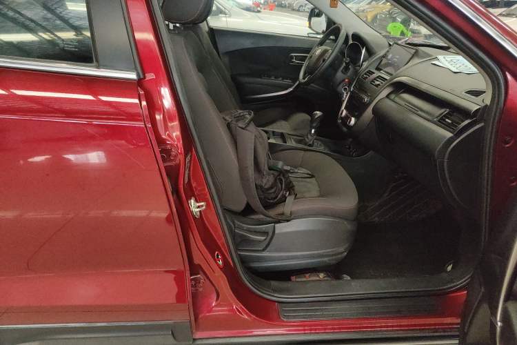 Used Bestune X80 2015 2.0L Manual Comfort 2nd Anniversary Edition Right Front Seat