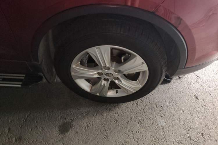 Used Bestune X80 2015 1.8T Automatic Luxury Model Right Front Wheel Hub