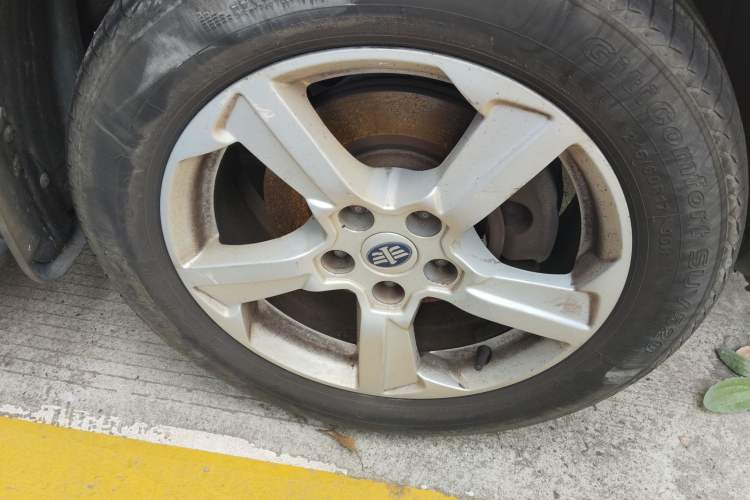 Used Bestune X80 2015 2.0L Manual Luxury Edition Right Front Wheel Hub